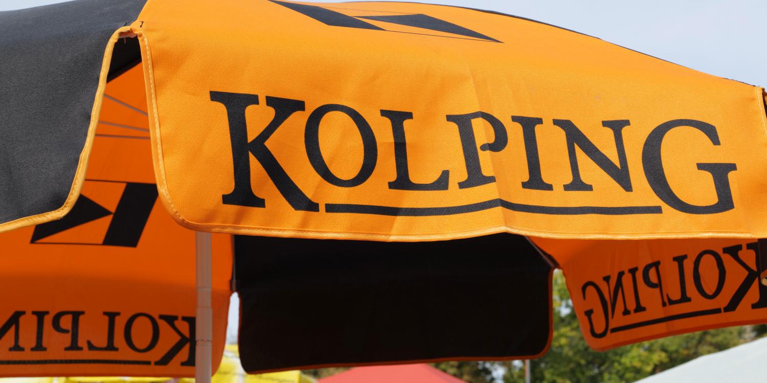 1103_kolpingschirm_by_peter_weidemann_pfarrbriefservice