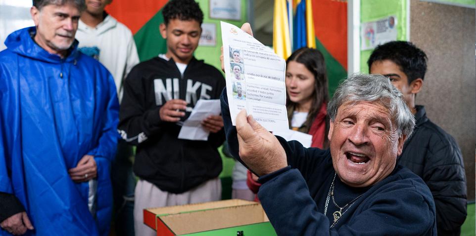 Auch auf Partizipation wird in der sogenannten Kinderrepublik Benposta großen Wert gelebt: Die jungen Menschen gestalten ihren Alltag weitgehend mit und wählen sogar alle zwei Jahre einen Bürgermeister oder eine Bürgermeisterin.
