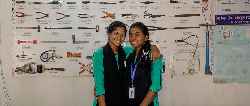 Ihre Ausbildung bei der Caritas Bangladesch hilft den Jugendlichen, den Teufelskreis aus Armut, Kinderarbeit und fehlenden Aufstiegschancen zu durchbrechen.