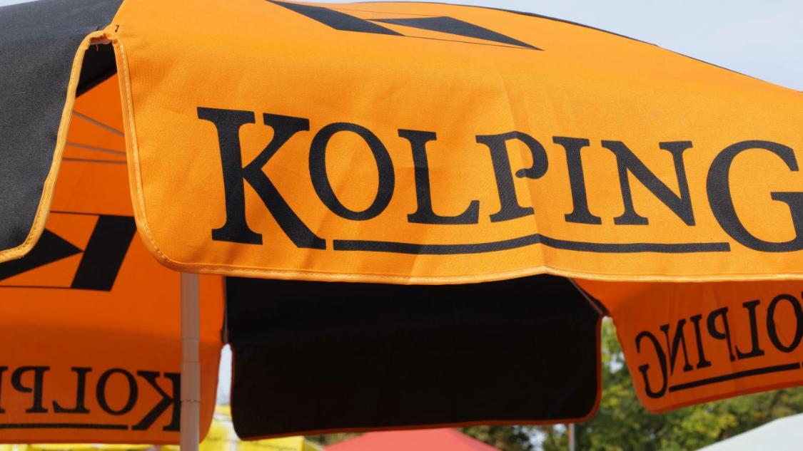 1103_kolpingschirm_by_peter_weidemann_pfarrbriefservice